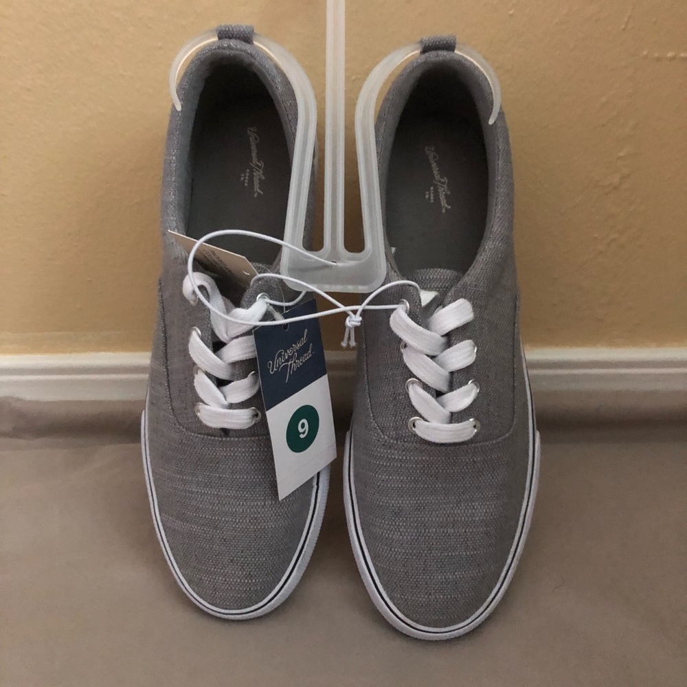 New .. size 9